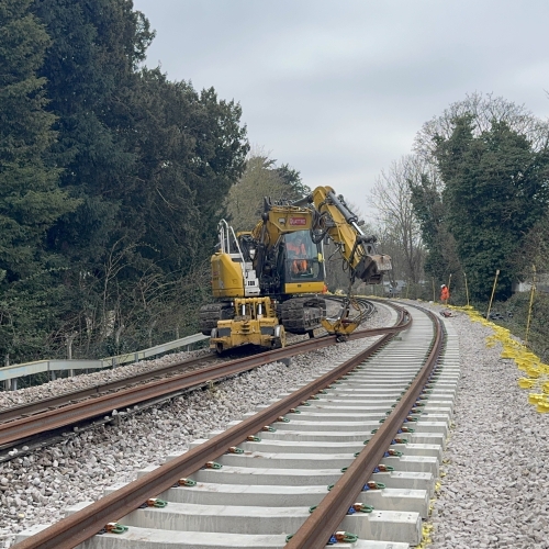 steel being lifted with an RRV on track